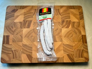 Ухо целое с красным перцем (150 гр.): Колбаски сыровяленые Mini Fuet 