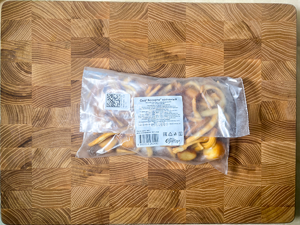 Сыр 150 гр ГОРНЫЙ СЫРОВАР (Ассорти копчёный) в Великом Новгороде